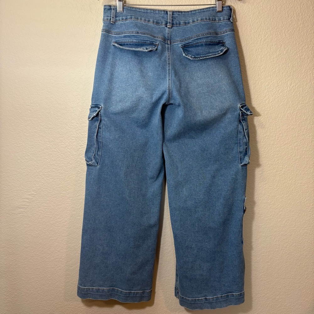 Forever 21 Wide Leg Cargo Jeans Size 29 Light Wash Cropped Y2K - Picture 2 of 10